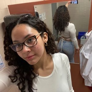 Meet your Posher, Kimberly